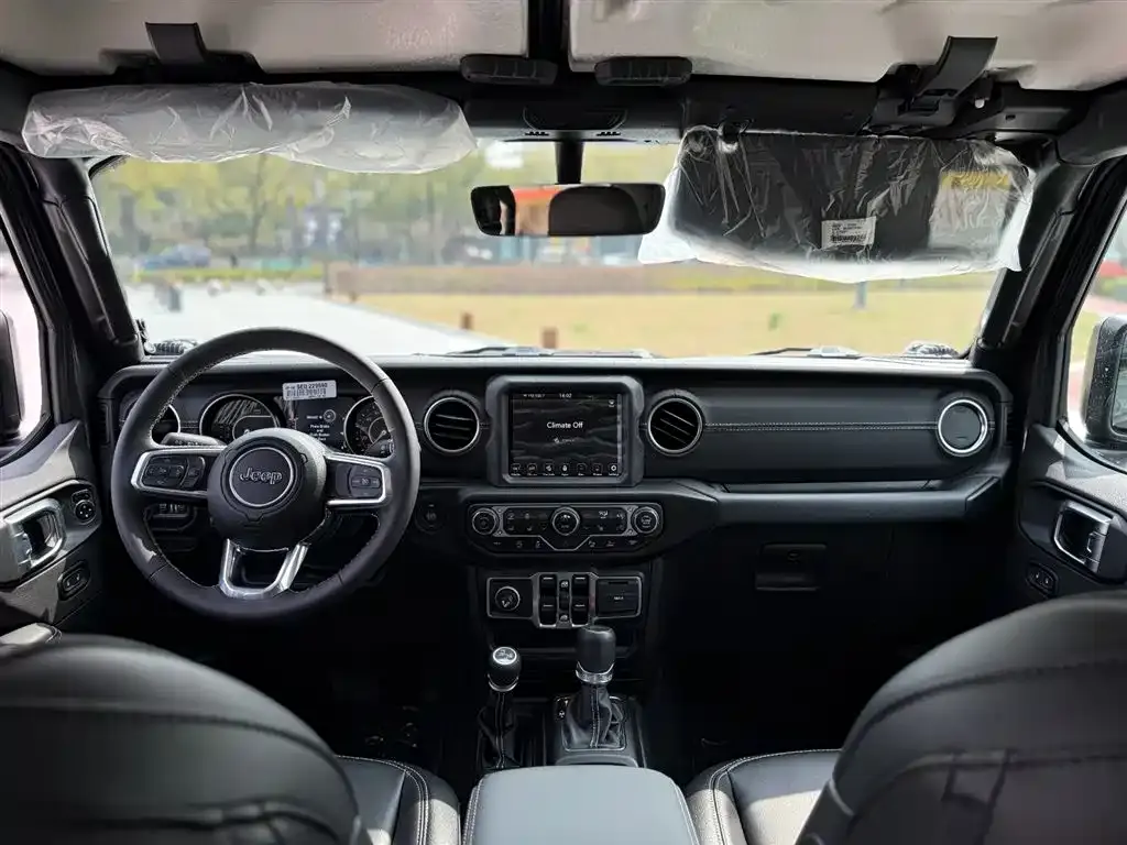 Jeep Gladiator 2023 3.6L Overland фото 13