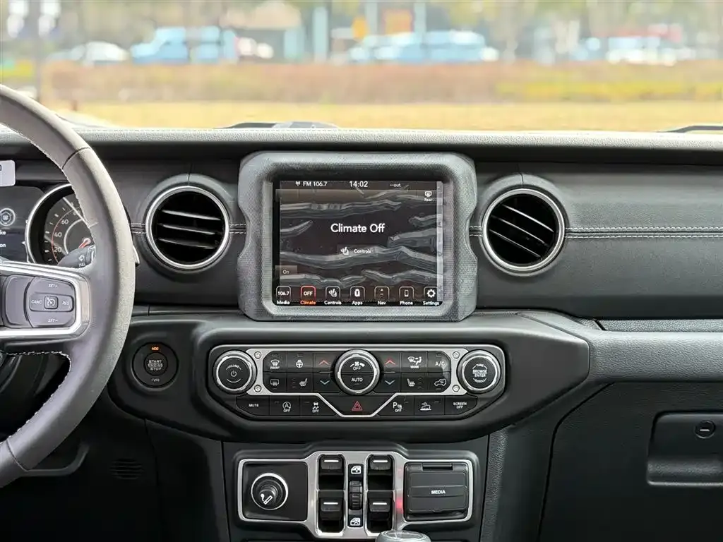 Jeep Gladiator 2023 3.6L Overland фото 15