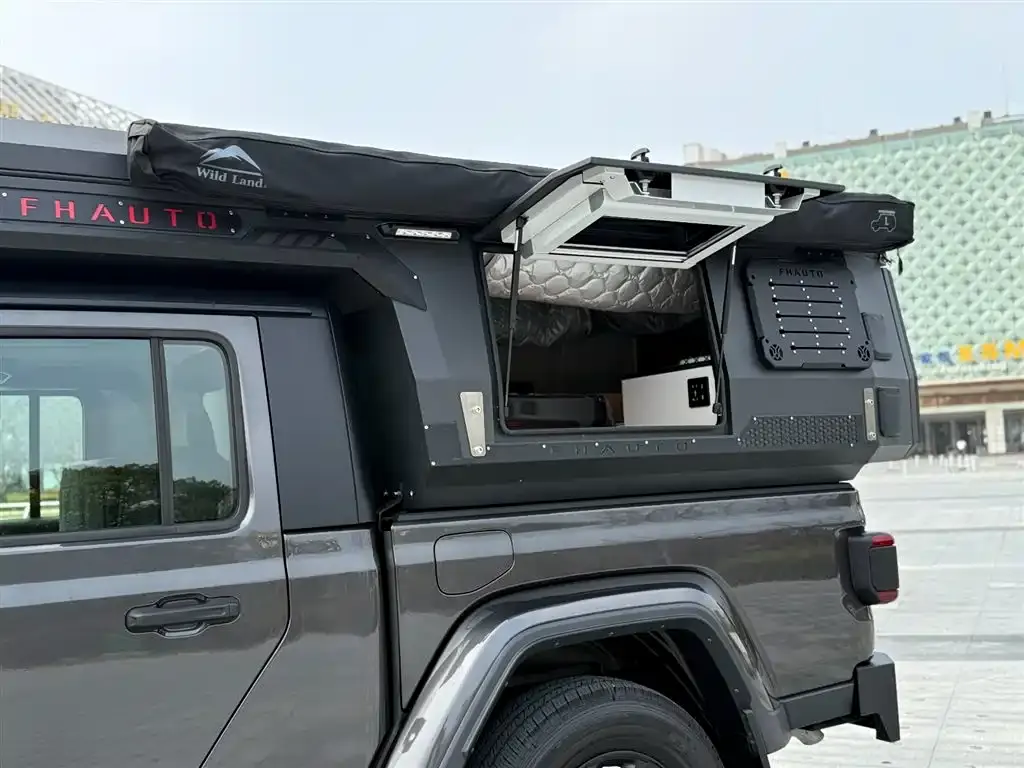 Jeep Gladiator 2023 3.6L Overland фото 26