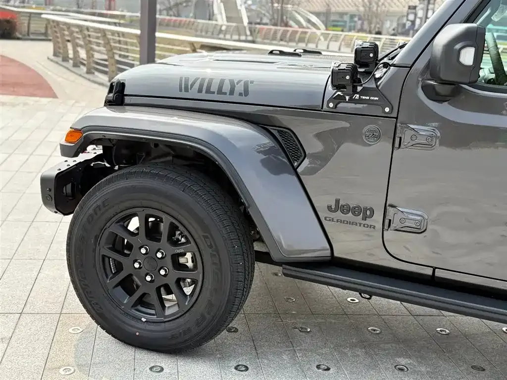 Jeep Gladiator 2023 3.6L Overland фото 27