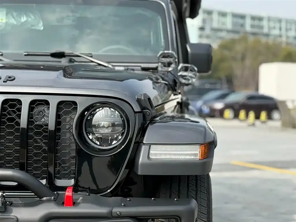 Jeep Gladiator 2023 3.6L Overland фото 28