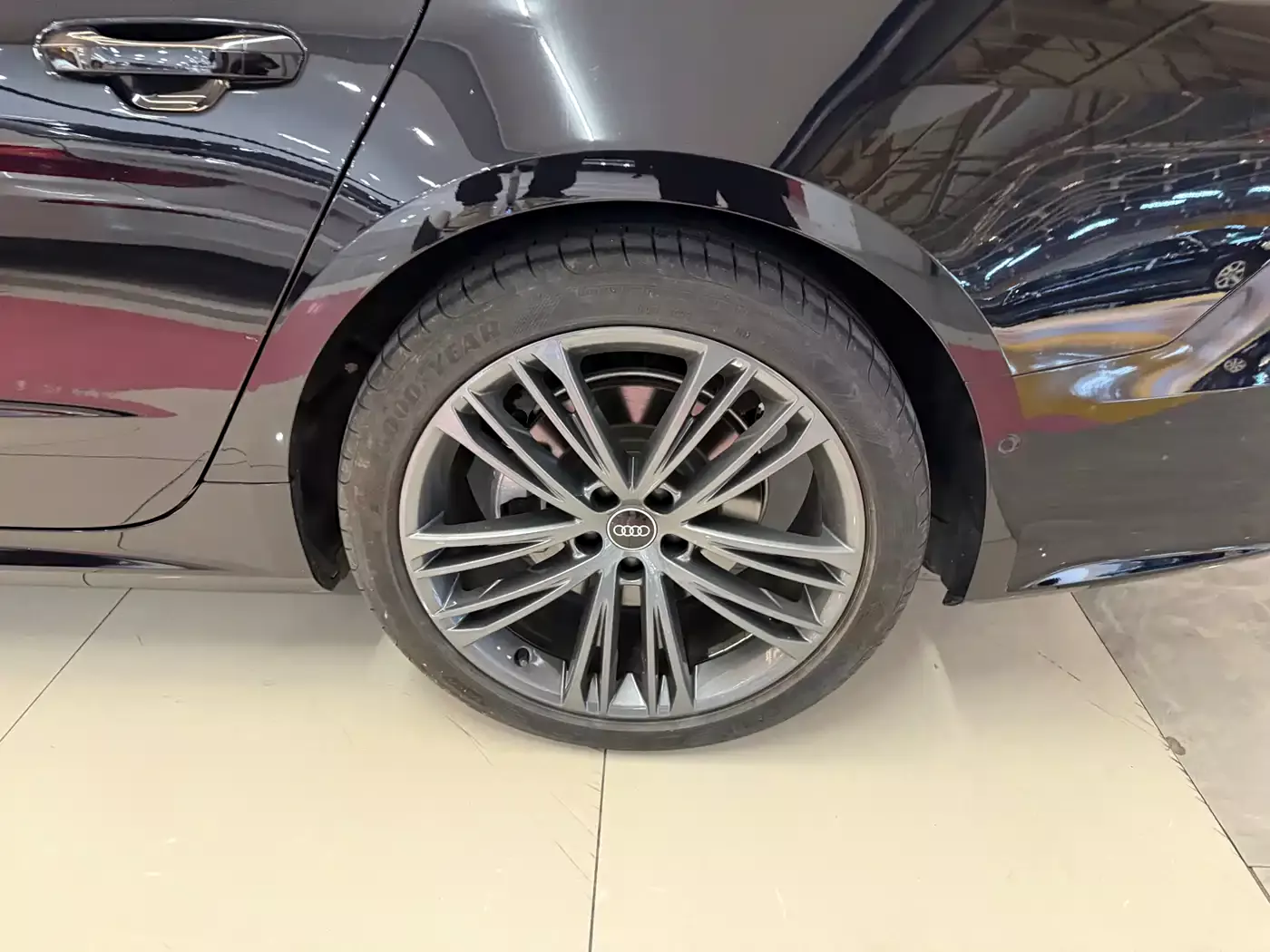 Audi A7L 2022 45 TFSI quattro S-line Wind Rider фото 16