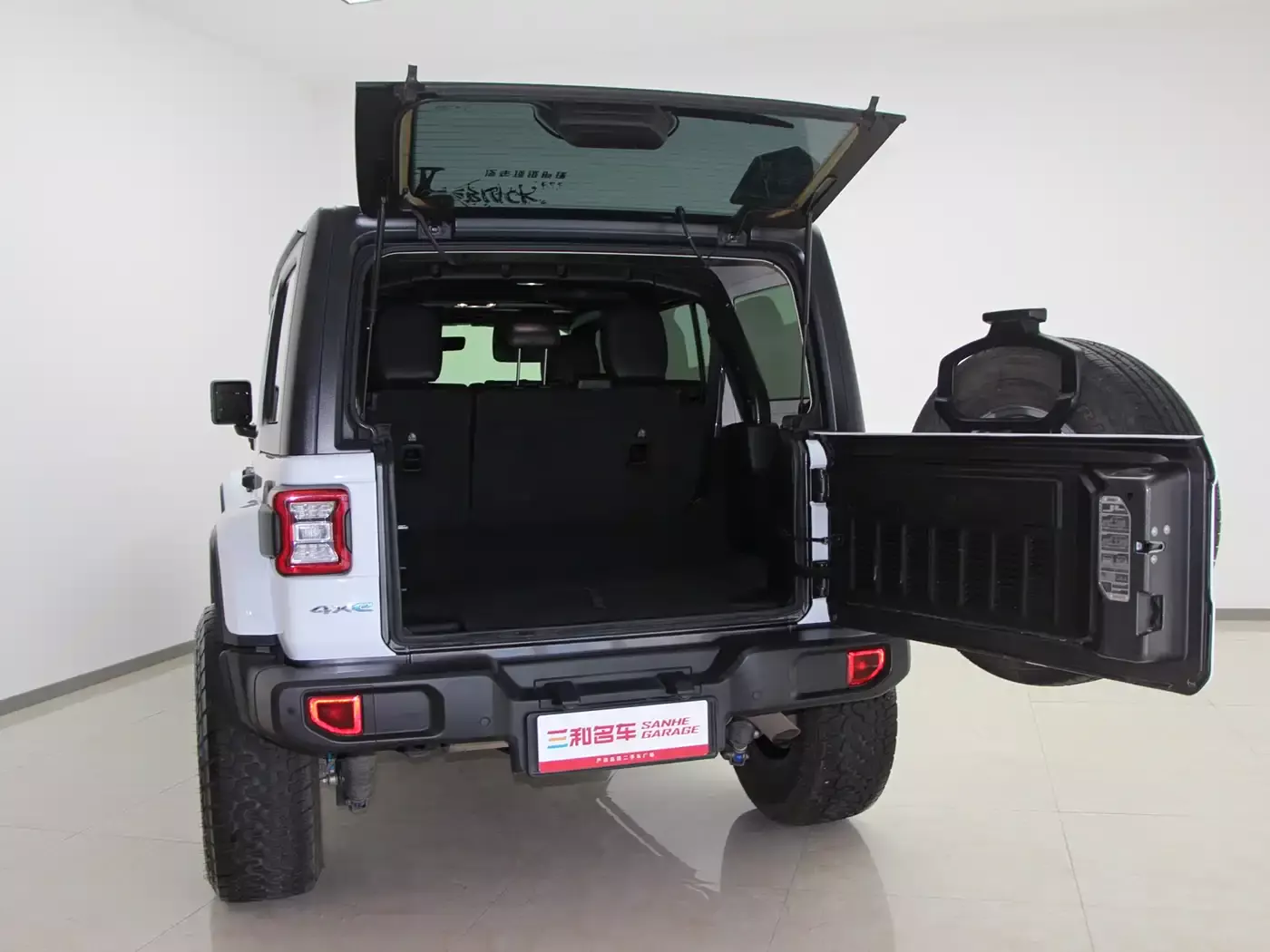 Jeep Wrangler 4xe 2021 4-Door 2.0T 4xe Sahara фото 13