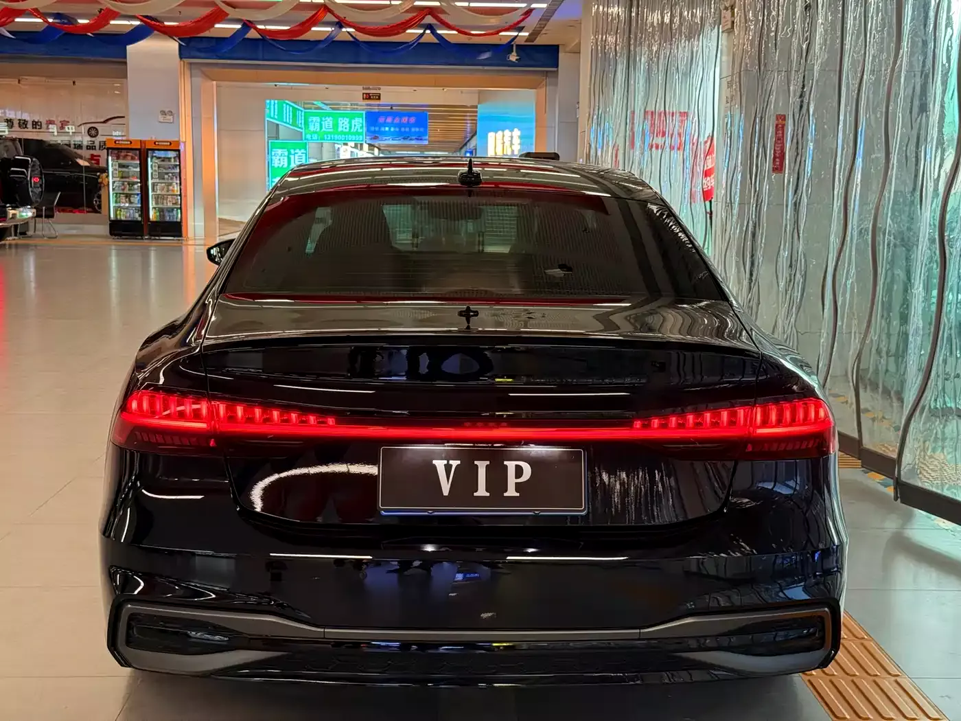 Audi A7L 2024 45 TFSI quattro Black Warrior Edition фото 16