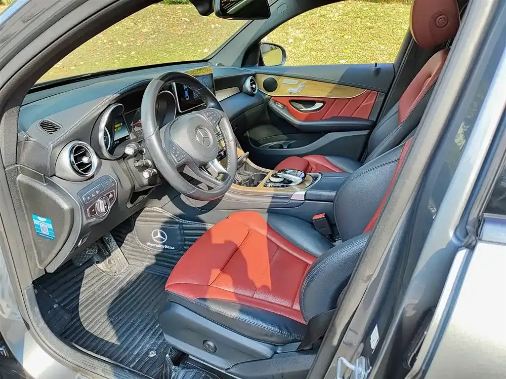 Mercedes-Benz GLC Coupe 2019 GLC 260 4MATIC Coupe SUV фото 7