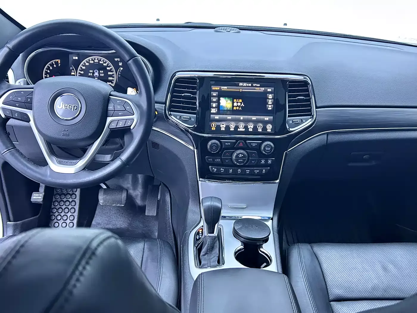 Jeep Grand Cherokee (Import) 2021 3.0L 80th Anniversary Edition фото 18
