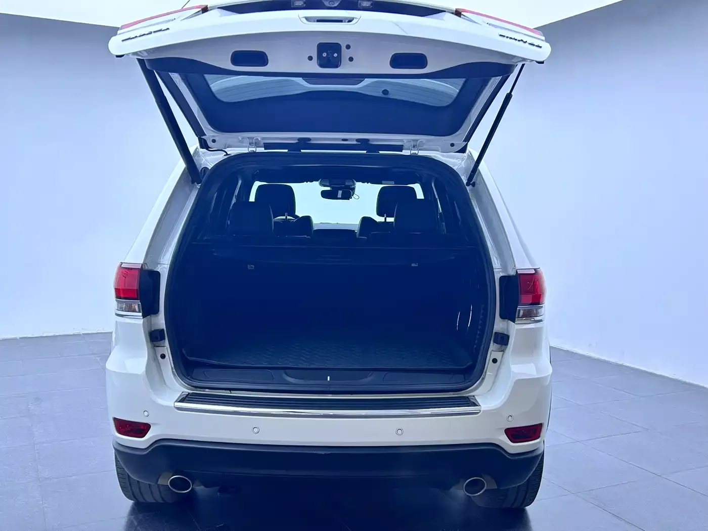 Jeep Grand Cherokee (Import) 2021 3.0L 80th Anniversary Edition фото 20
