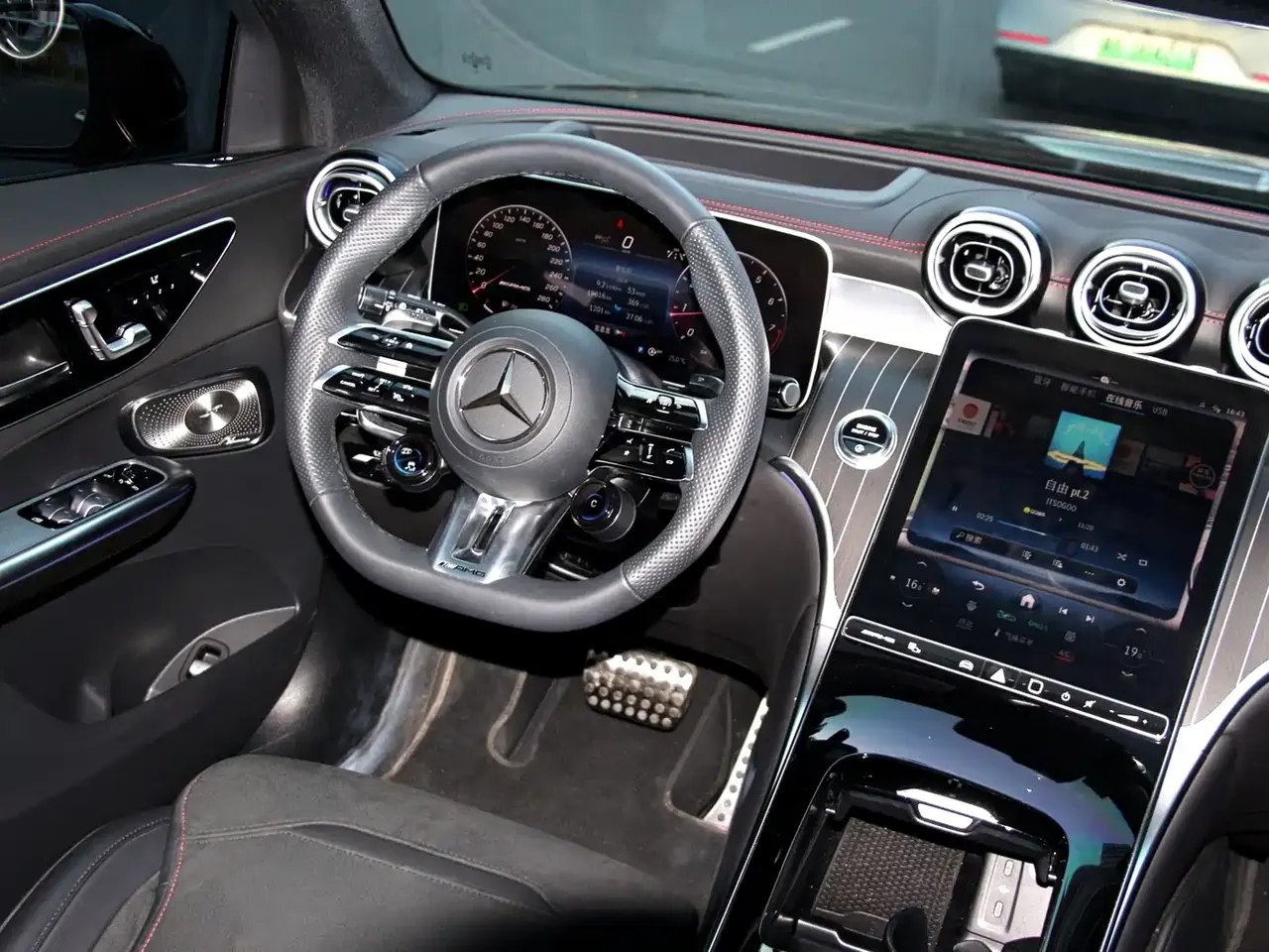 Mercedes-Benz GLC AMG 2024 AMG GLC 43 4MATIC фото 10
