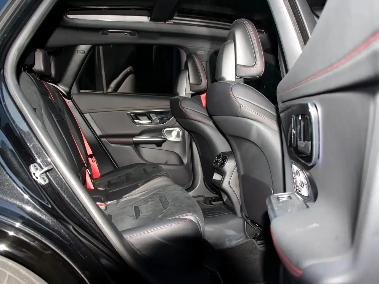Mercedes-Benz GLC AMG 2024 AMG GLC 43 4MATIC фото 14