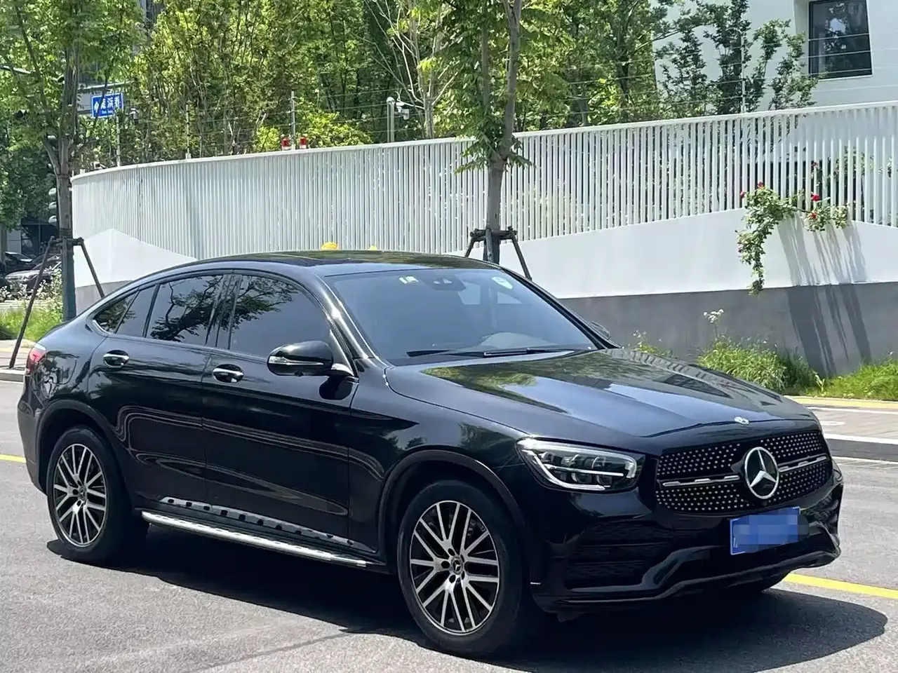 Mercedes-Benz GLC Coupe 2020 GLC 300 4MATIC Coupe SUV фото 3