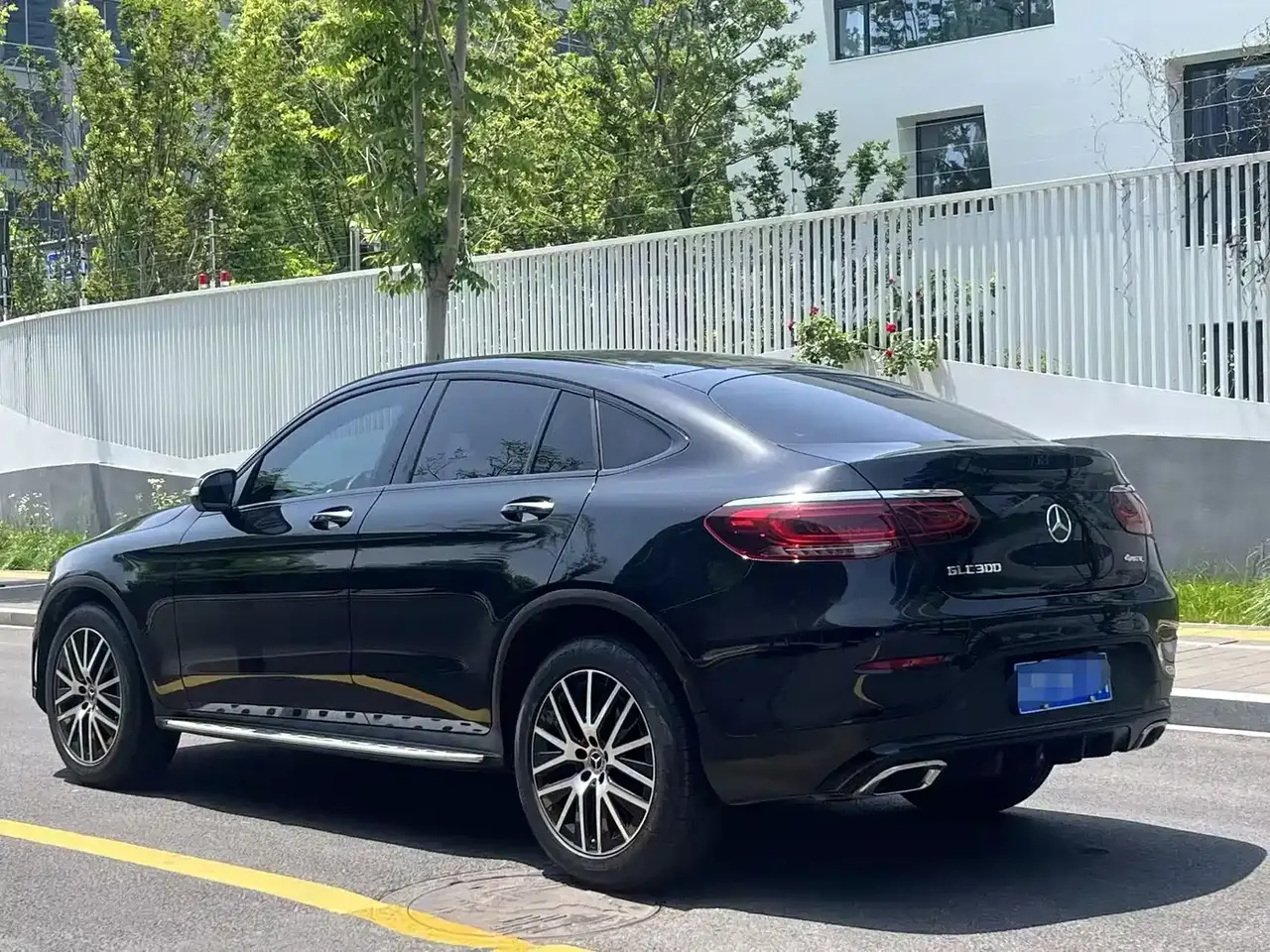 Mercedes-Benz GLC Coupe 2020 GLC 300 4MATIC Coupe SUV фото 7