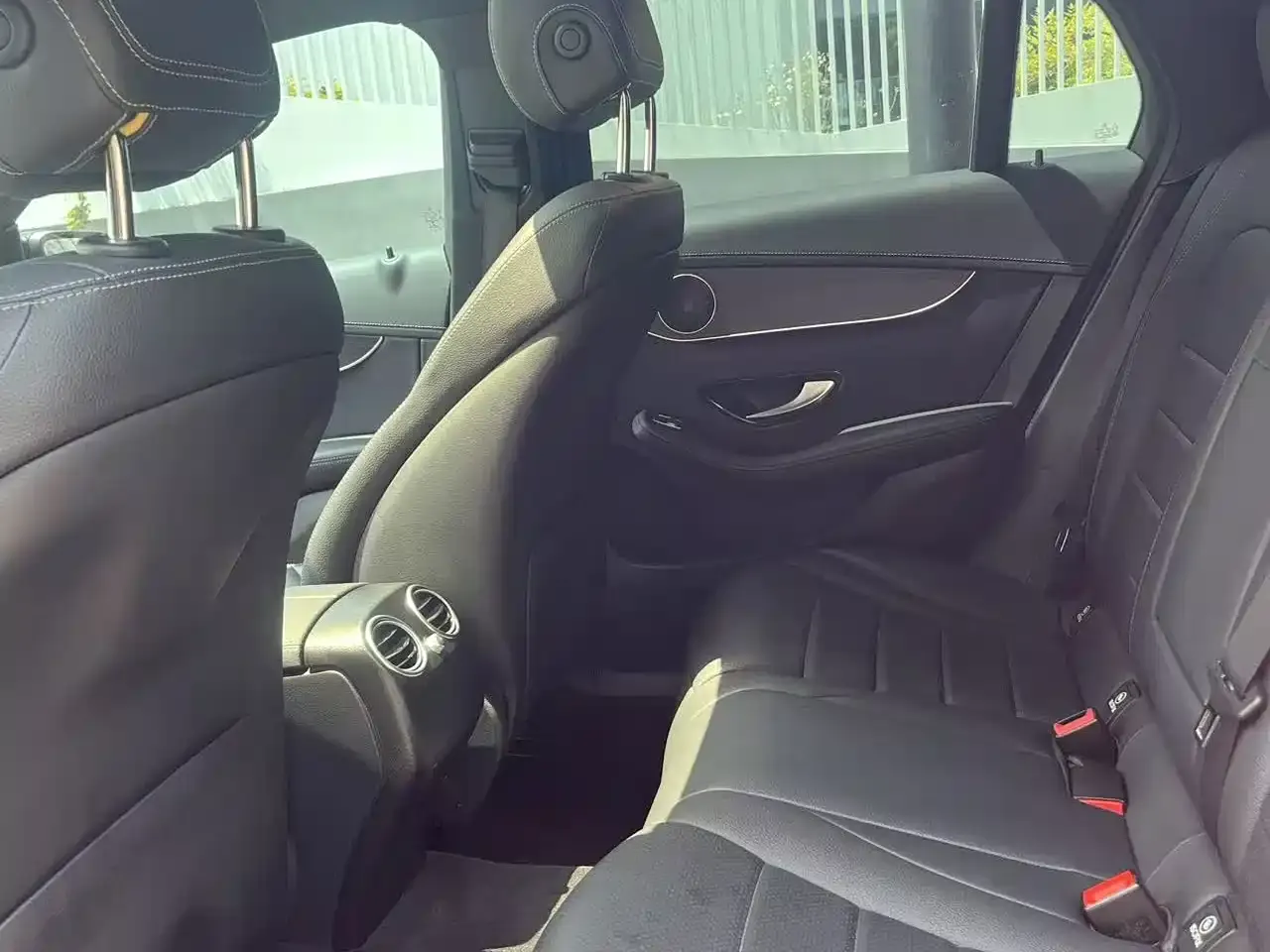 Mercedes-Benz GLC Coupe 2020 GLC 300 4MATIC Coupe SUV фото 11