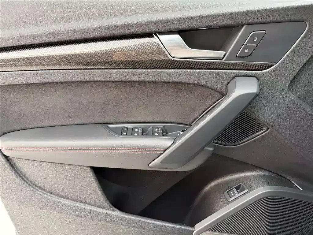 Audi SQ5 2021 3.0 TFSI quattro фото 21