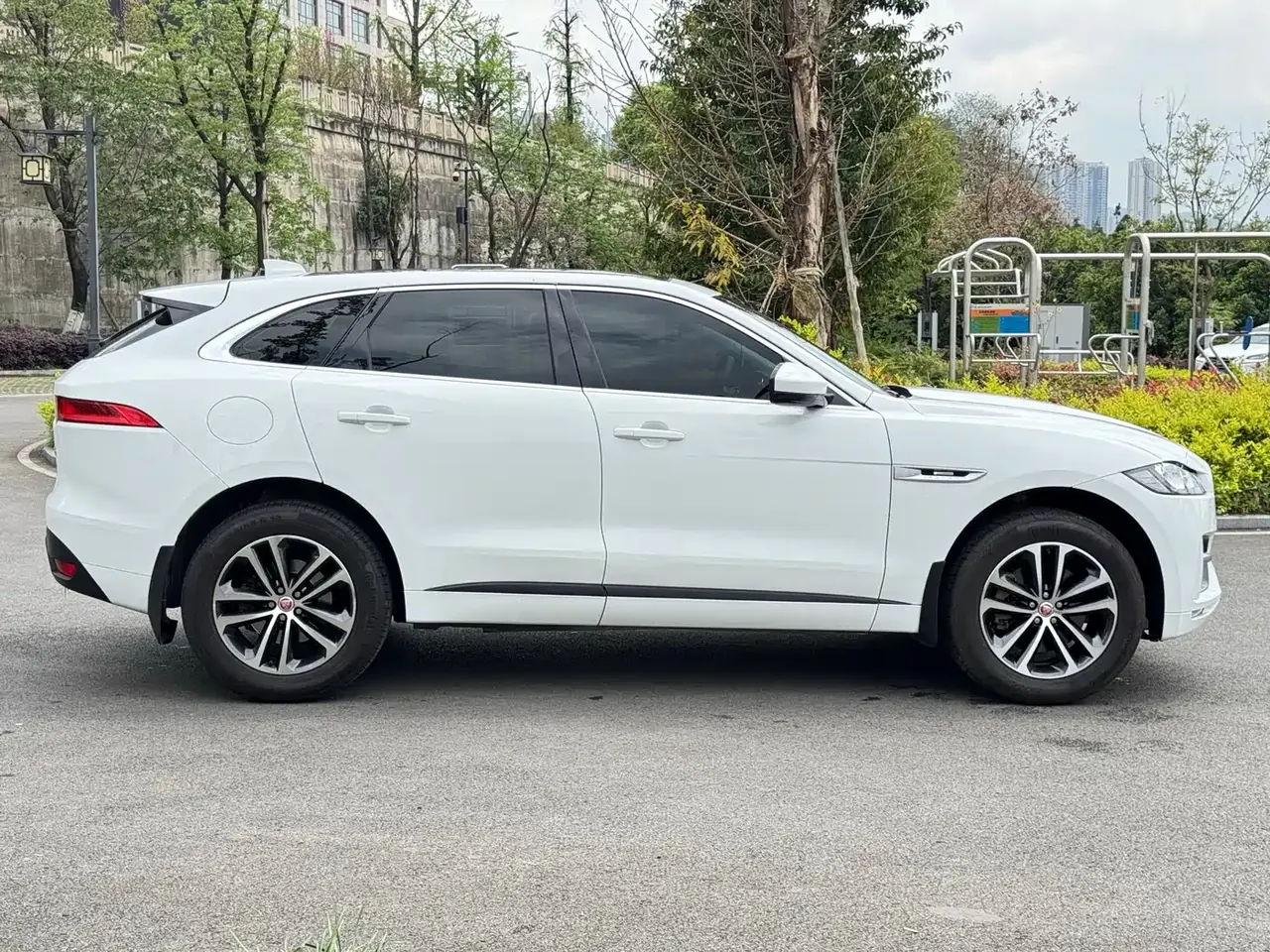 Jaguar F-PACE 2016 3.0 SC 4WD R-Sport фото 7