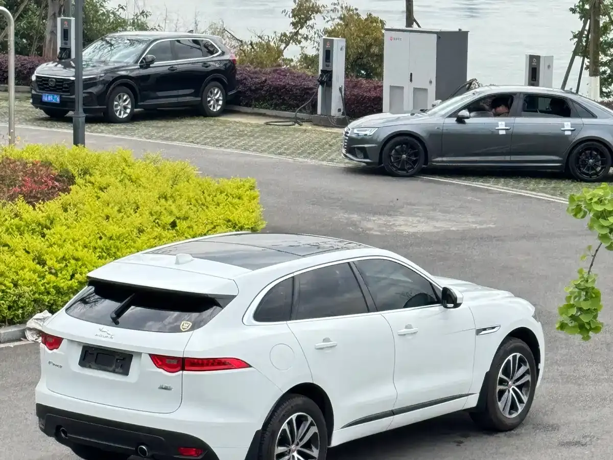 Jaguar F-PACE 2016 3.0 SC 4WD R-Sport фото 23