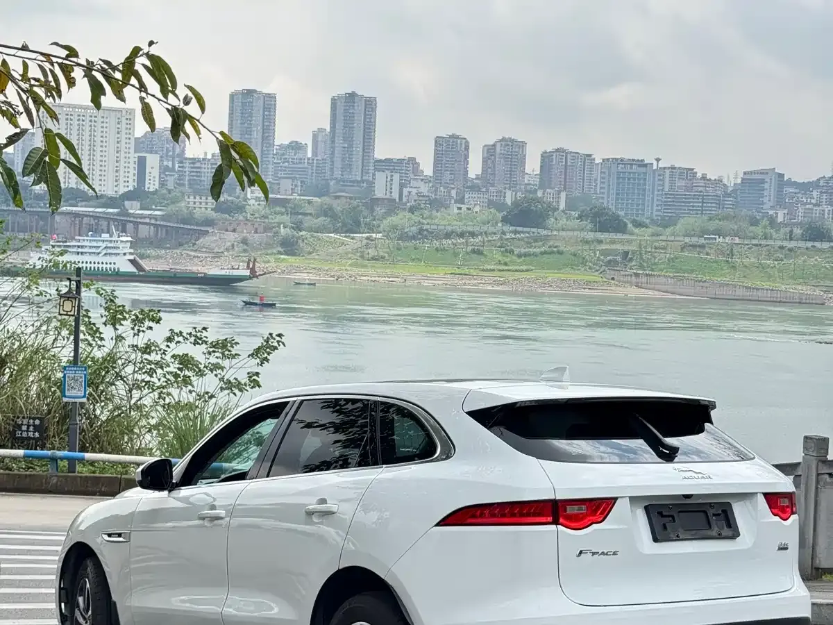 Jaguar F-PACE 2016 3.0 SC 4WD R-Sport фото 33