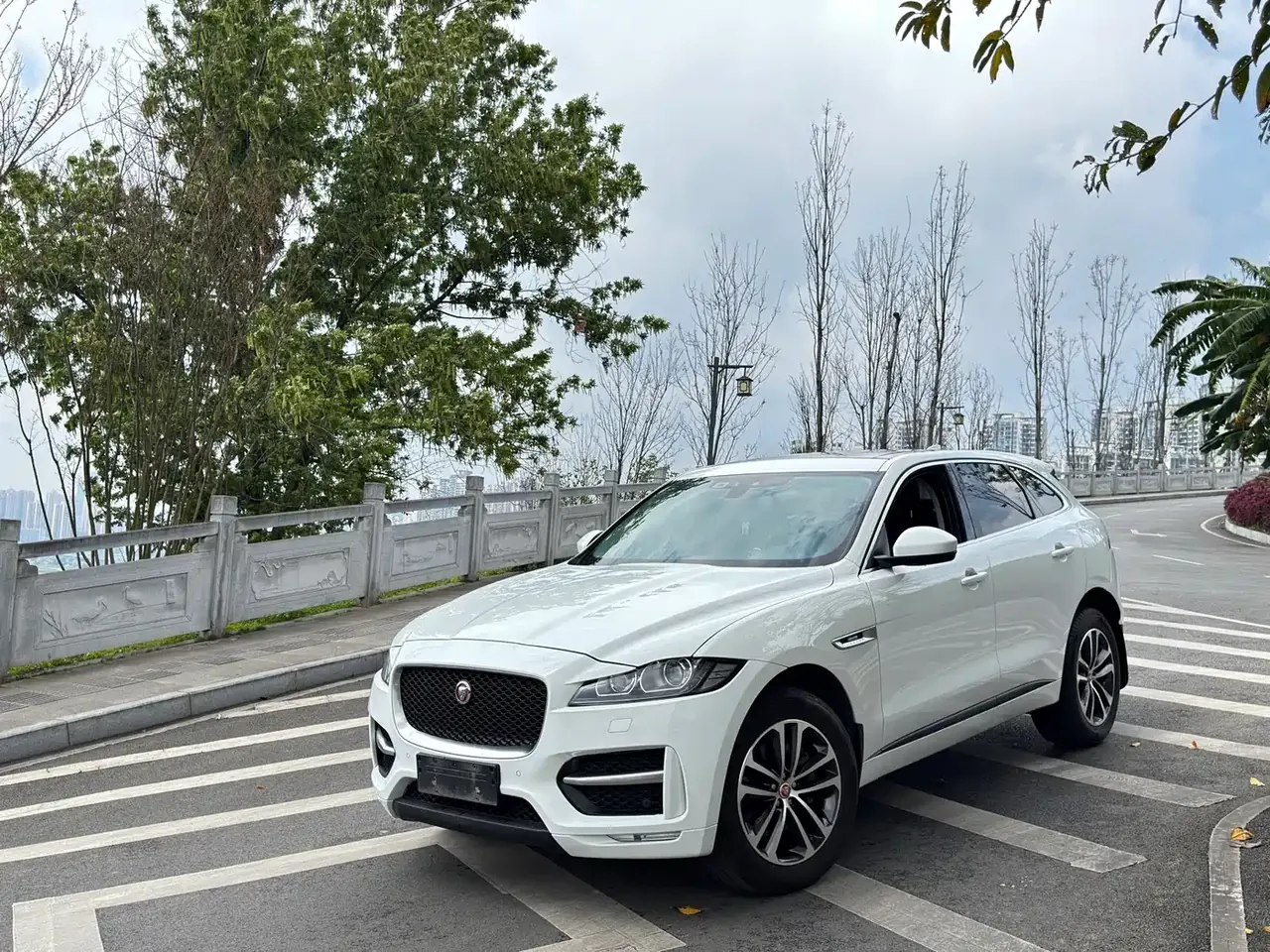 Jaguar F-PACE 2016 3.0 SC 4WD R-Sport фото 36