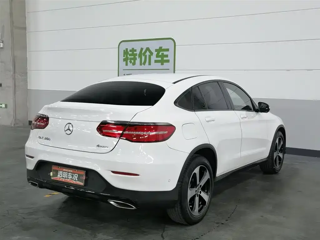 Mercedes-Benz GLC Coupe 2019 Facelift GLC 200 4MATIC Coupe SUV фото 2