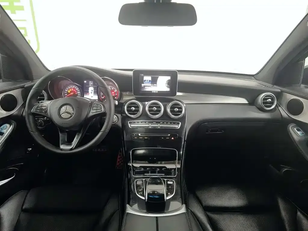 Mercedes-Benz GLC Coupe 2019 Facelift GLC 200 4MATIC Coupe SUV фото 5