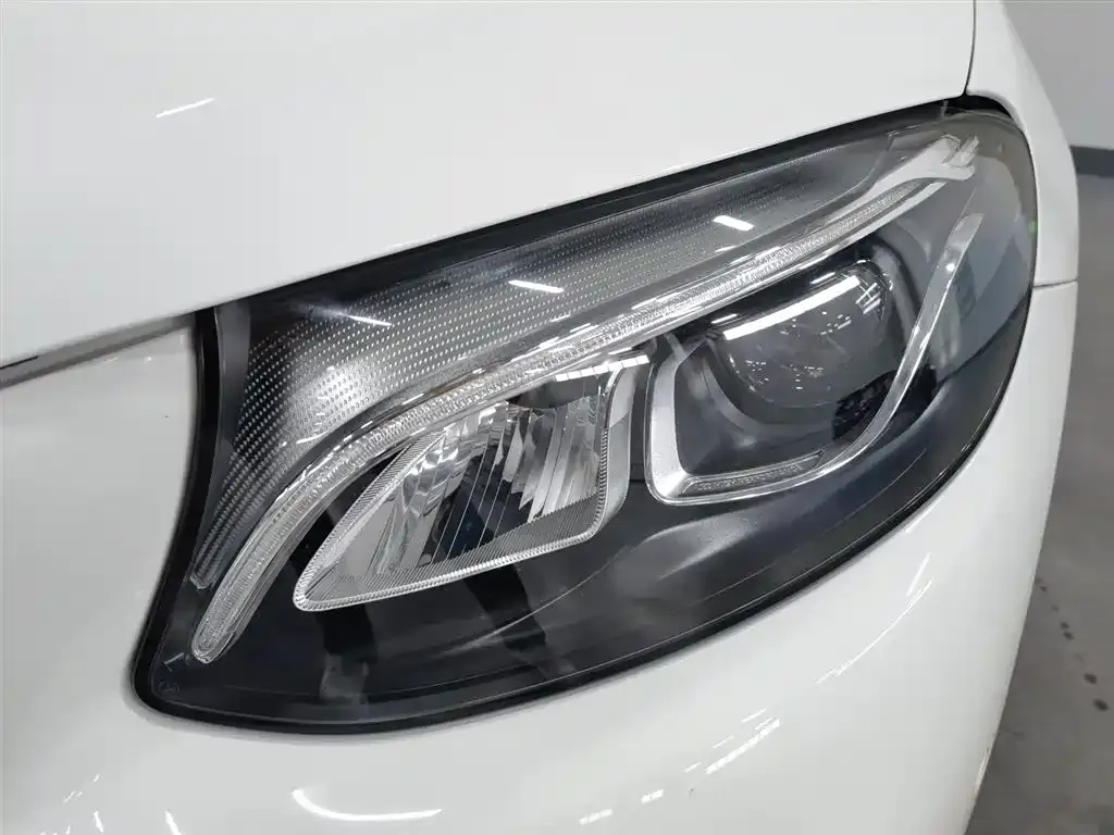 Mercedes-Benz GLC Coupe 2019 Facelift GLC 200 4MATIC Coupe SUV фото 7