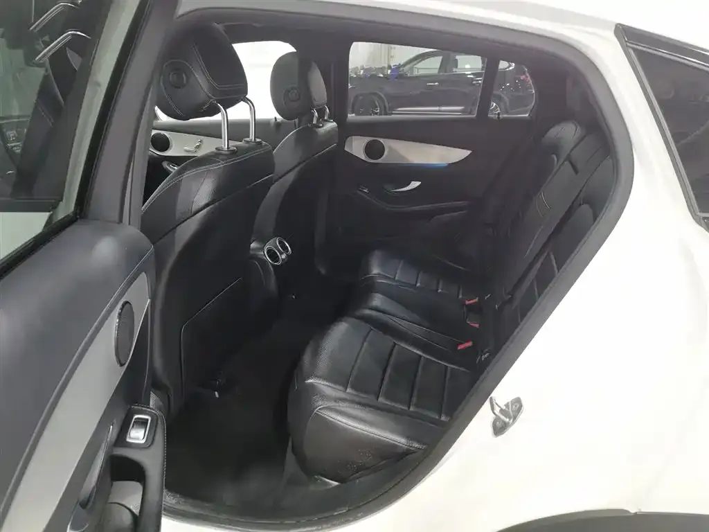 Mercedes-Benz GLC Coupe 2019 Facelift GLC 200 4MATIC Coupe SUV фото 15