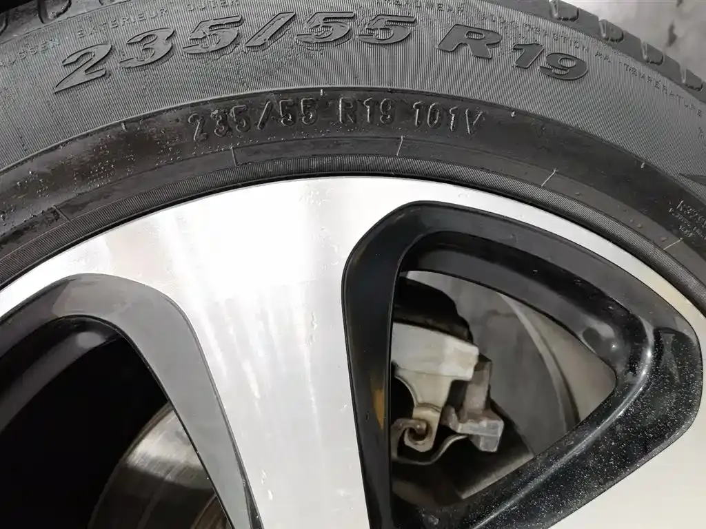 Mercedes-Benz GLC Coupe 2019 Facelift GLC 200 4MATIC Coupe SUV фото 24
