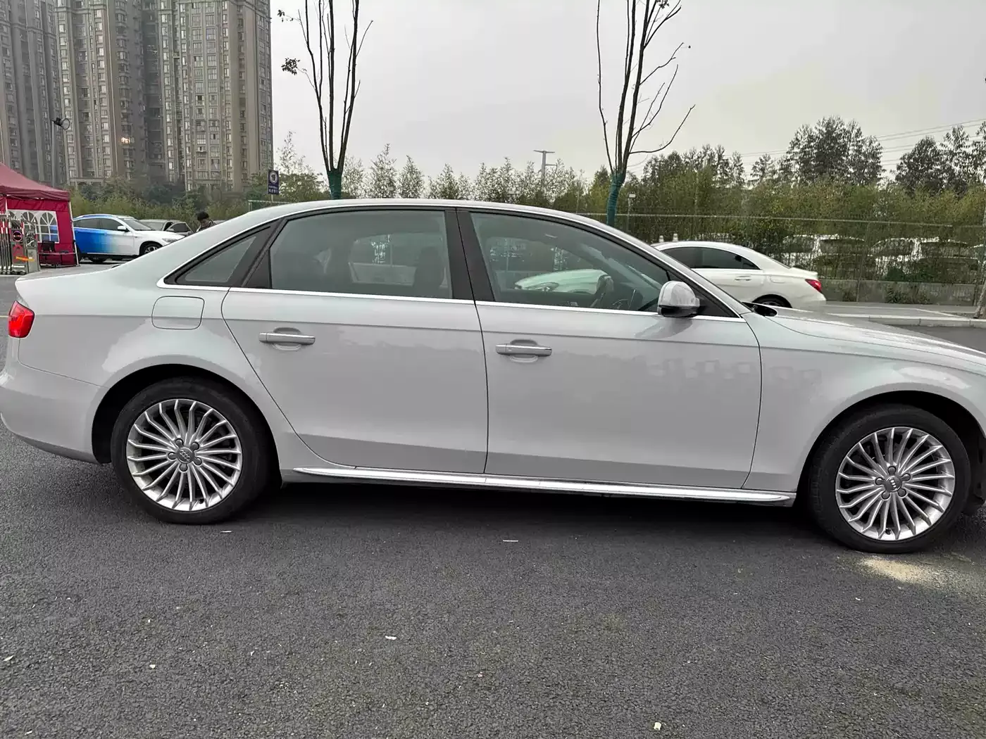 Audi A4L 2016 35 TFSI Collector's Edition S line Comfort фото 4