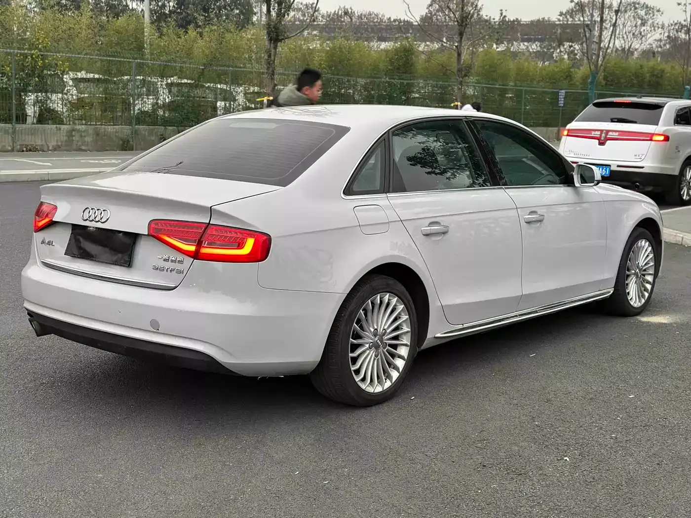 Audi A4L 2016 35 TFSI Collector's Edition S line Comfort фото 5