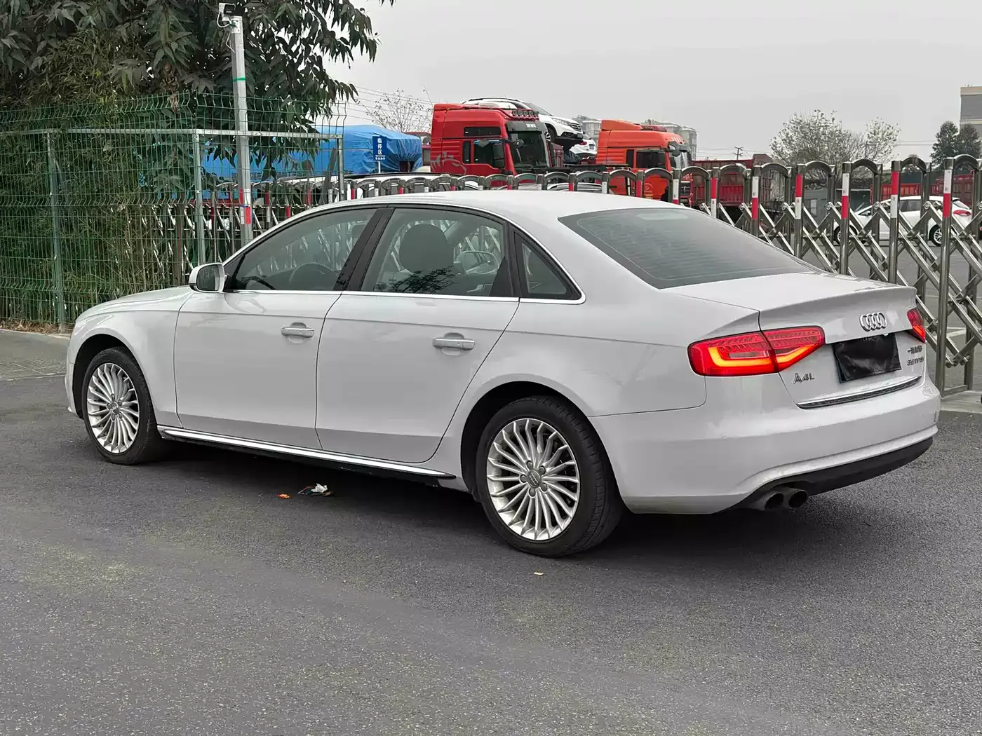 Audi A4L 2016 35 TFSI Collector's Edition S line Comfort фото 7