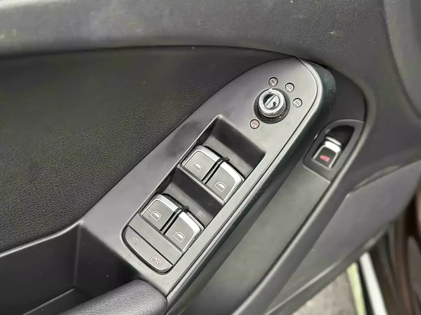 Audi A4L 2016 35 TFSI Collector's Edition S line Comfort фото 24