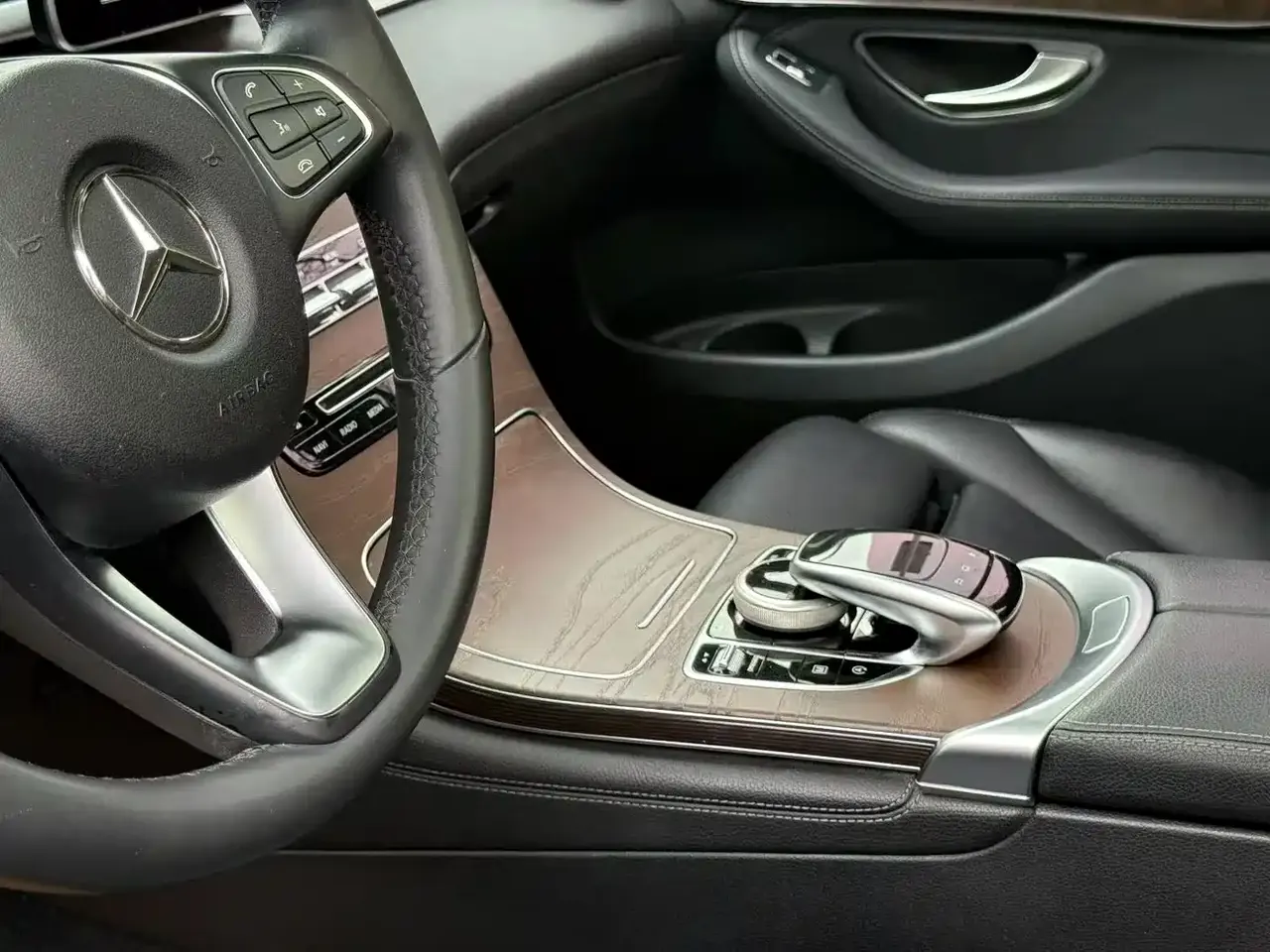 Mercedes-Benz GLC 2016 GLC 300 4MATIC Dynamic фото 6