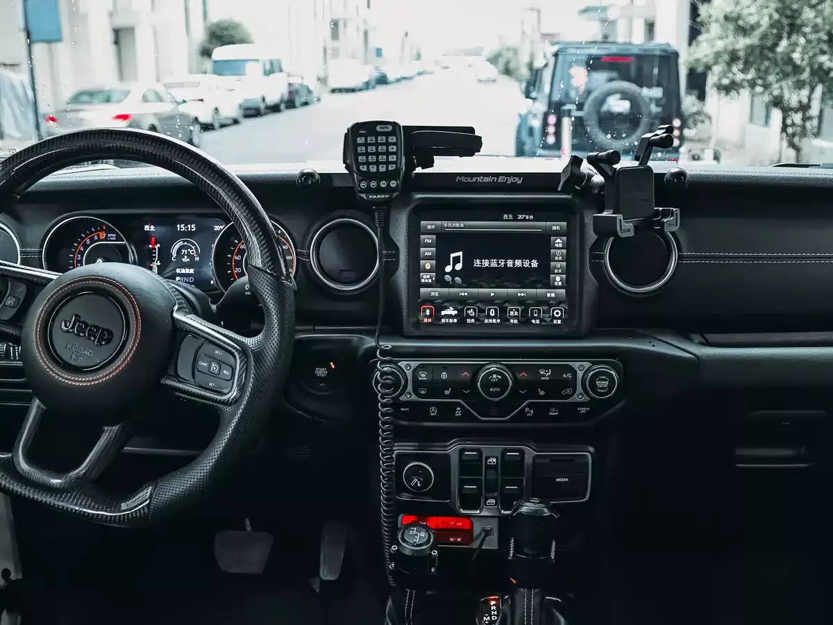 Jeep Gladiator 2022 3.6L Pioneer Edition фото 6