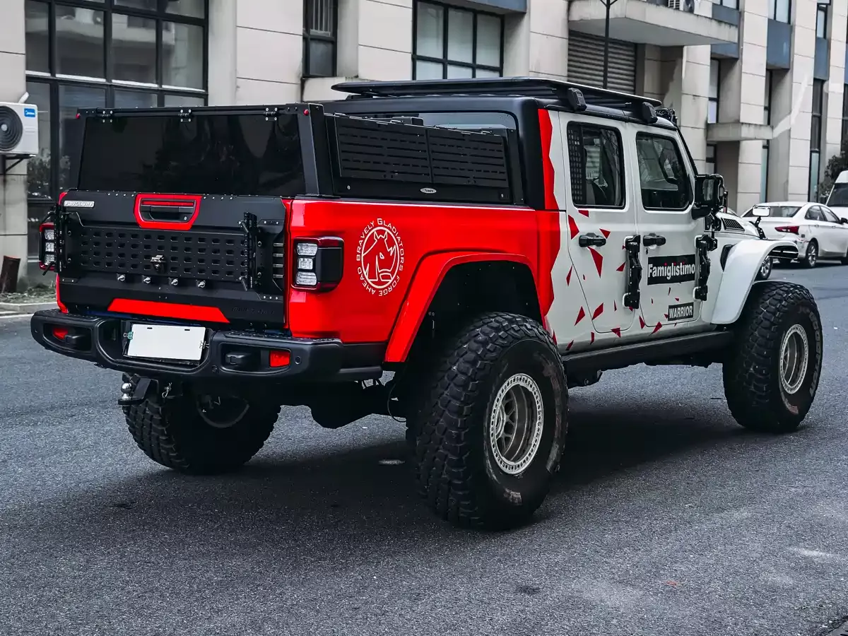 Jeep Gladiator 2022 3.6L Pioneer Edition фото 11