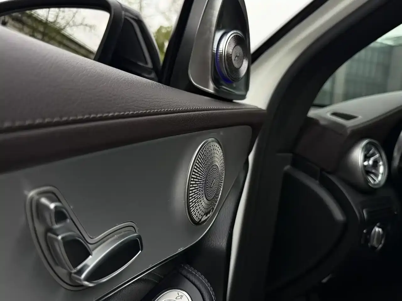 Mercedes-Benz GLC 2016 GLC 200 4MATIC фото 7