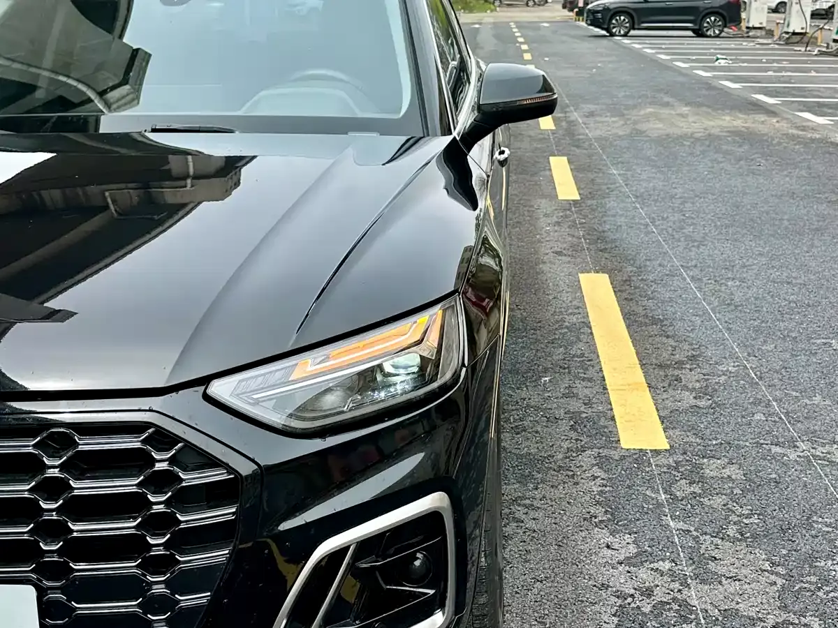 Audi Q5L 2024 Model 40 TFSI Luxury Elegance фото 4