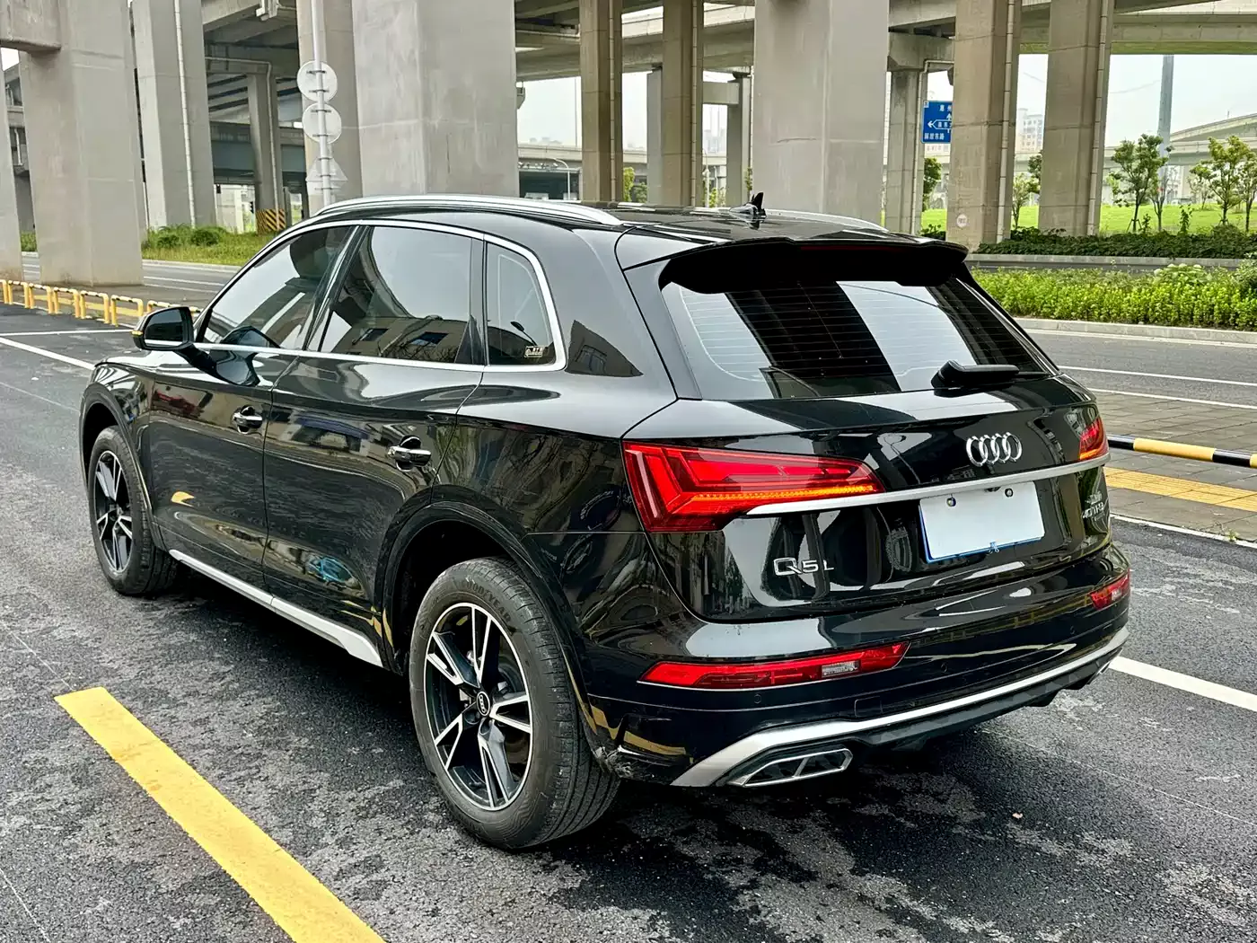 Audi Q5L 2024 Model 40 TFSI Luxury Elegance фото 7