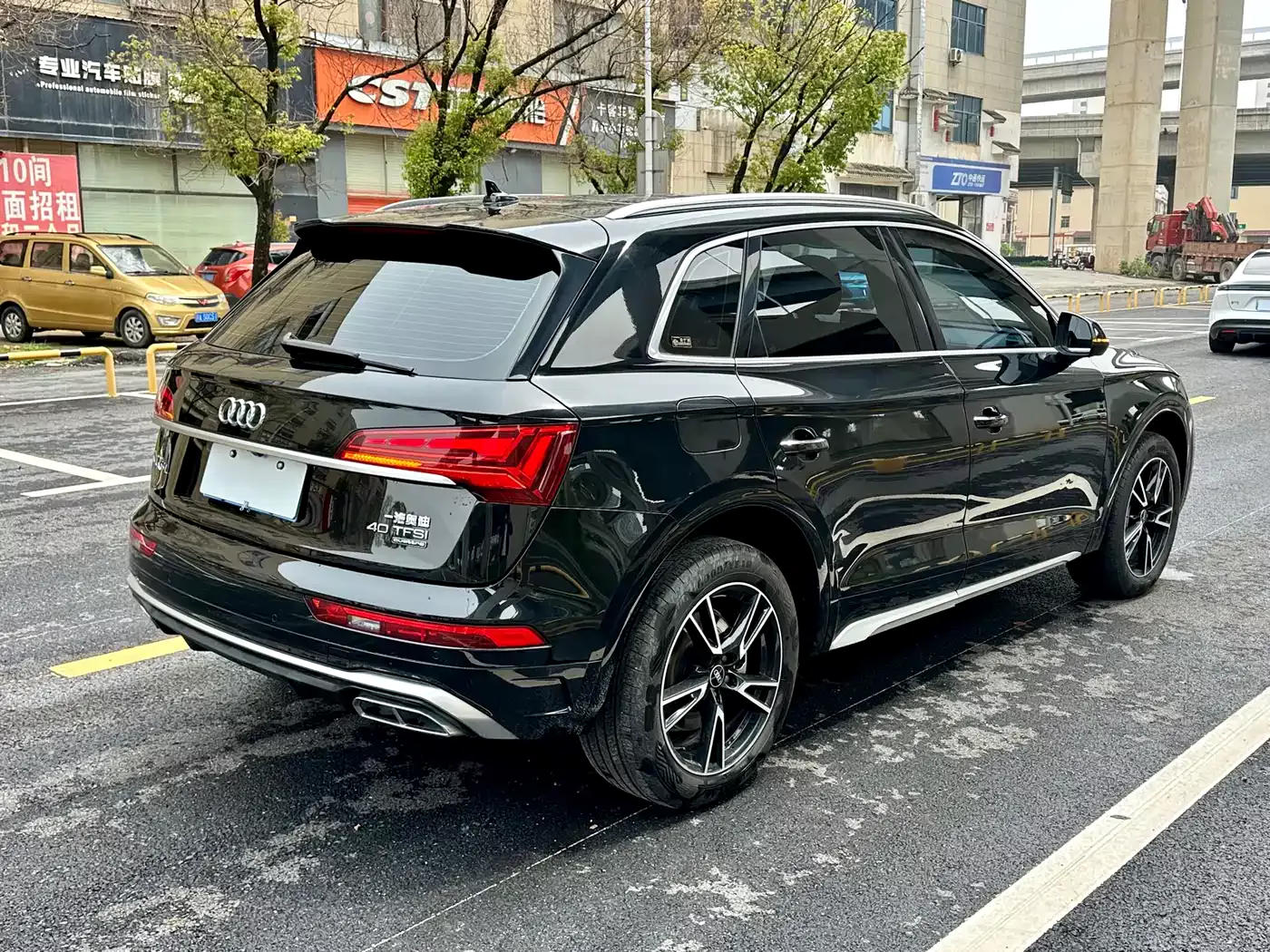 Audi Q5L 2024 Model 40 TFSI Luxury Elegance фото 8