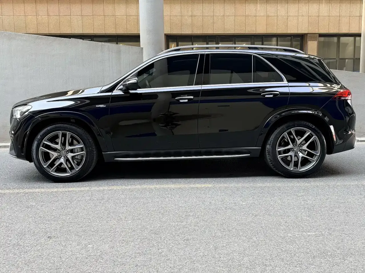Mercedes-Benz GLE AMG 2023 AMG GLE 53 4MATIC+ фото 3