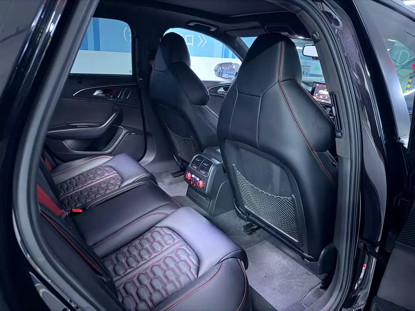 Audi RS 6 2016 RS 6 4.0T Avant фото 10