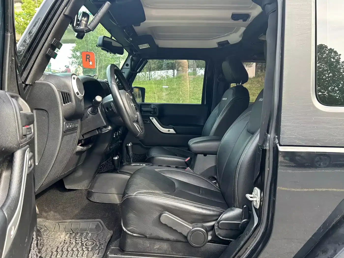 Jeep Wrangler 2017 3.6L Rubicon 2-Door Comfort Edition фото 4