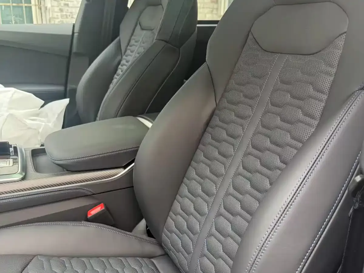 Audi RS Q8 2025 Model RS Q8 4.0T performance фото 9