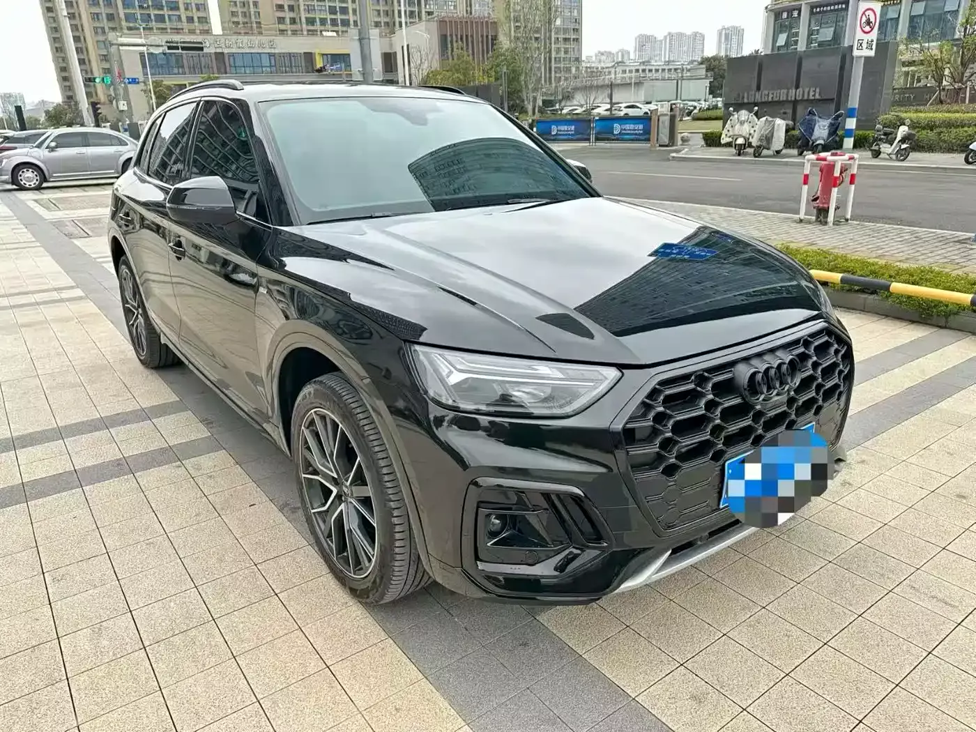 Audi Q5L 2024 Model 45 TFSI Luxury Dynamic фото 3
