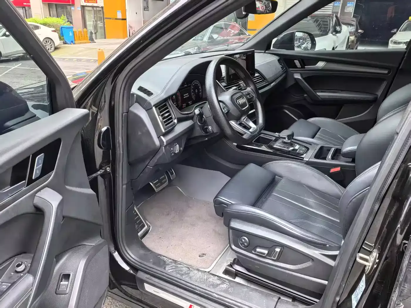 Audi Q5L 2024 Model 40 TFSI Luxury Dynamic фото 4