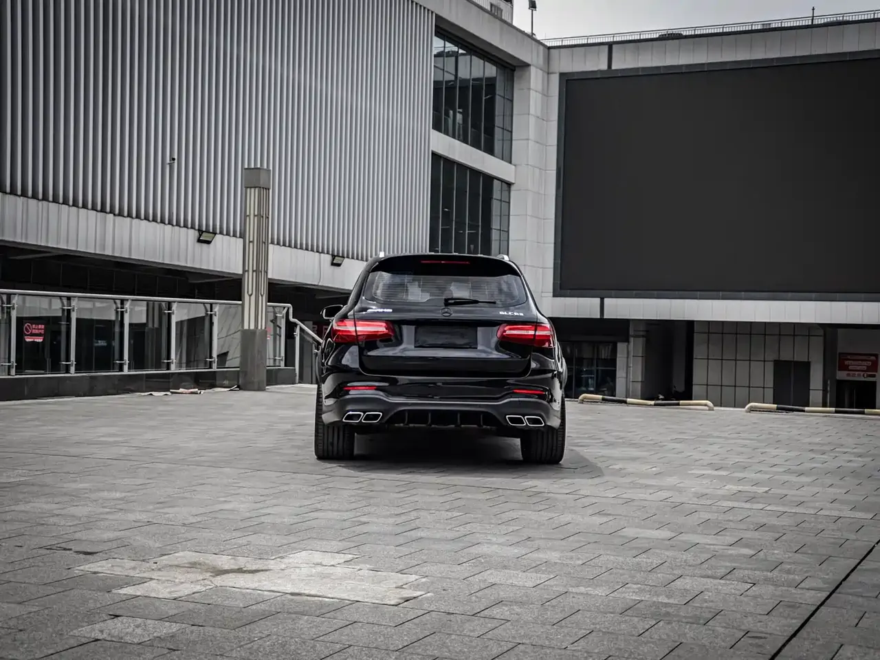 Mercedes-Benz GLC AMG 2018 AMG GLC 63 4MATIC+ фото 6