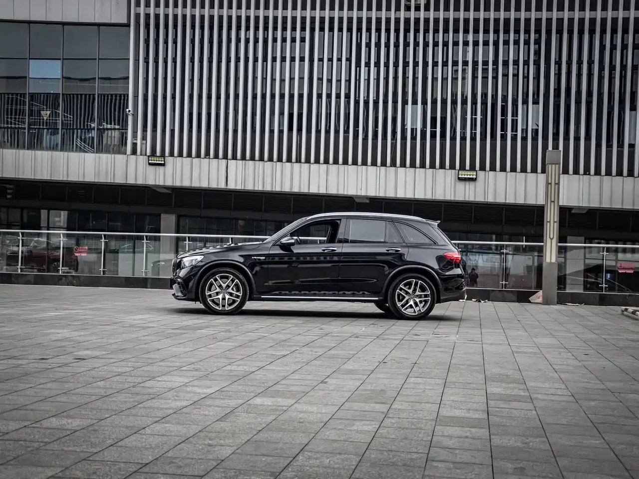 Mercedes-Benz GLC AMG 2018 AMG GLC 63 4MATIC+ фото 13