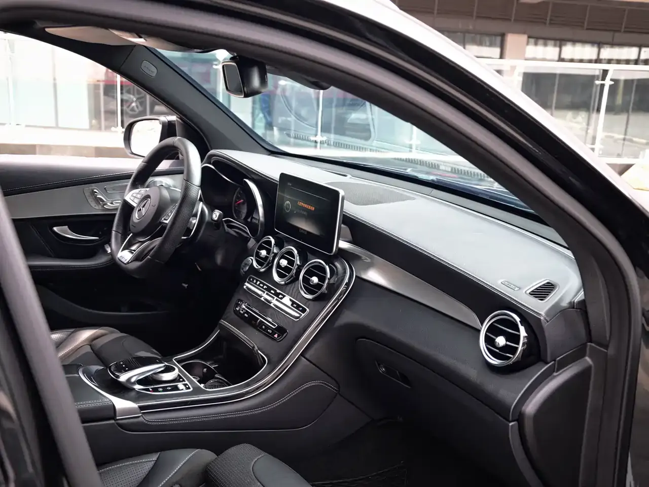 Mercedes-Benz GLC AMG 2018 AMG GLC 63 4MATIC+ фото 24