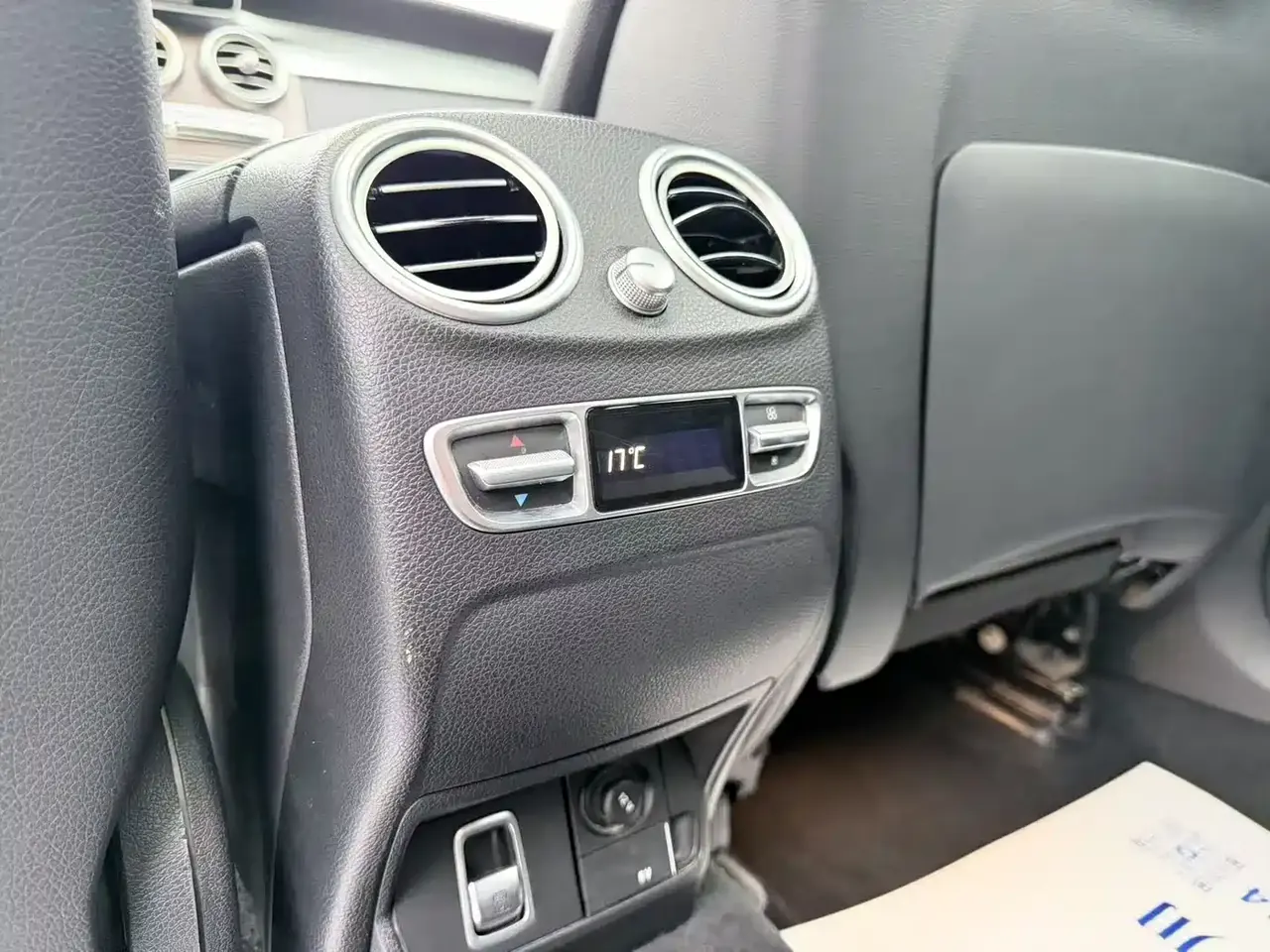 Mercedes-Benz GLC 2019 Facelift GLC 300 L 4MATIC Luxury фото 8