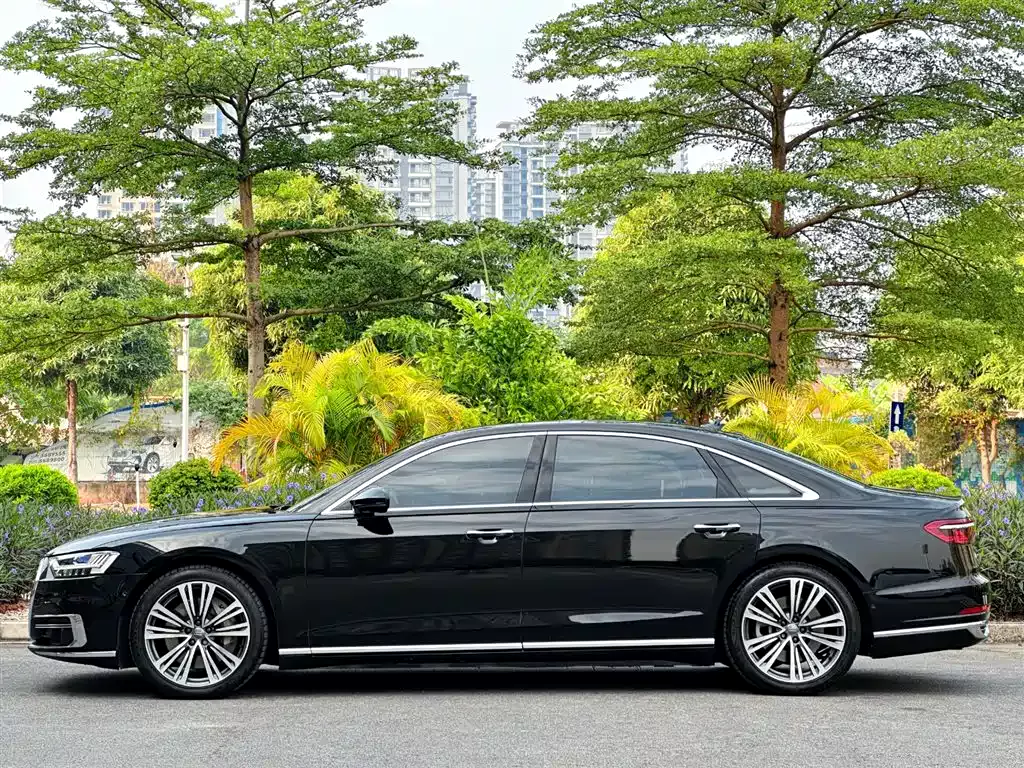 Audi A8 2019 Plus A8L 55 TFSI quattro Prestige фото 5