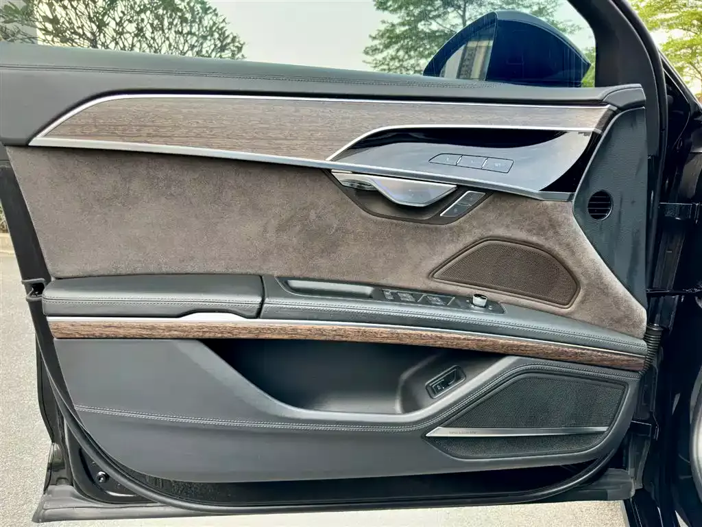 Audi A8 2019 Plus A8L 55 TFSI quattro Prestige фото 16