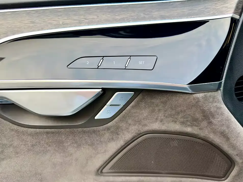 Audi A8 2019 Plus A8L 55 TFSI quattro Prestige фото 18